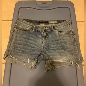 Aeropostale high wasted shorty Jean shorts pre owned size good condition